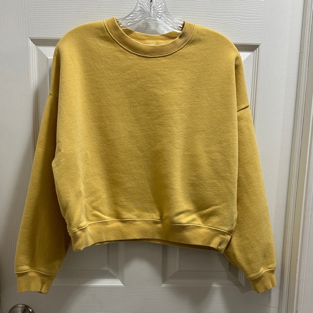 Gap Relaxed Wedge Crewneck sweatshirt- size small